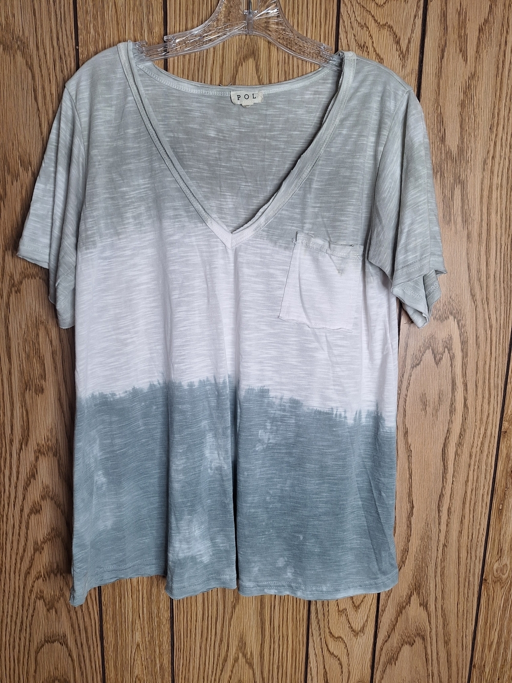 POL Sage and White Dip-Dye V-Neck Pocket Tee Size Small